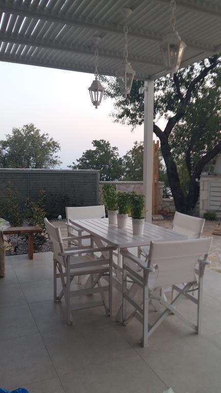 Villa Lilium Athanion Bagian luar foto