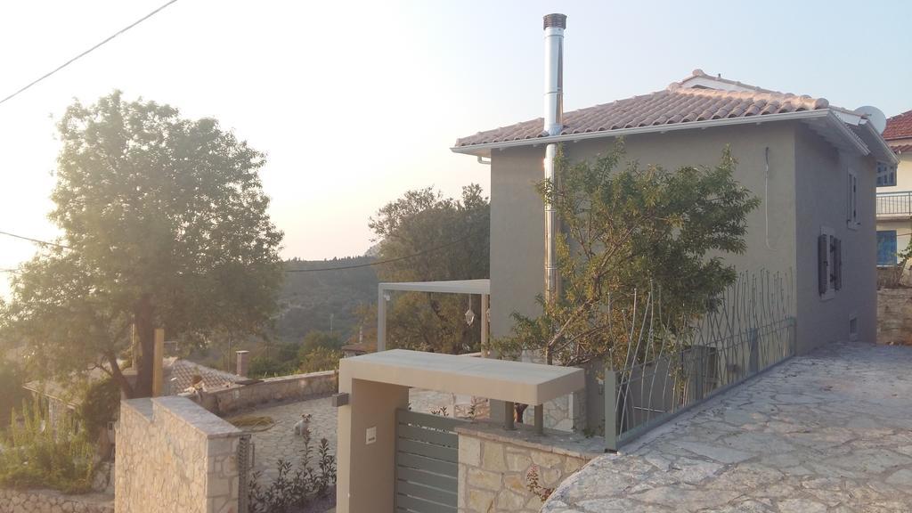 Villa Lilium Athanion Bagian luar foto
